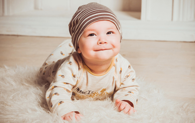 Тревожный симптом: Комаровский рассказал об опасности для младенцев